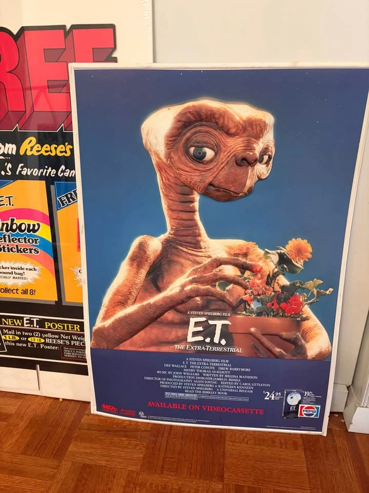 Vintage E.T. Promotional Display Signs - photo 2
