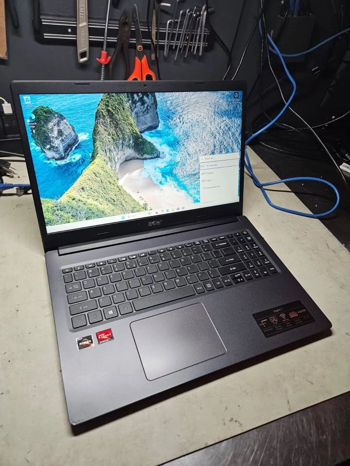 Acer Aspire 3 — AMD Ryzen 5 / 8GB RAM / 256GB SSD / Win 11