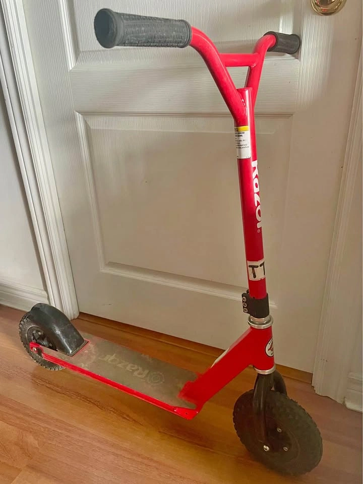 Razor Dirt Scooter Red