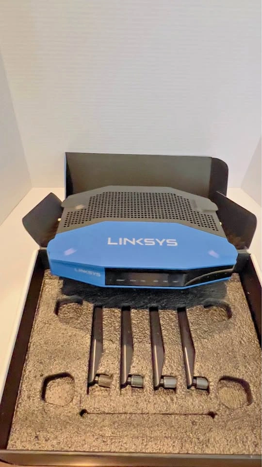 LinkSys Router WRT 1900 AC