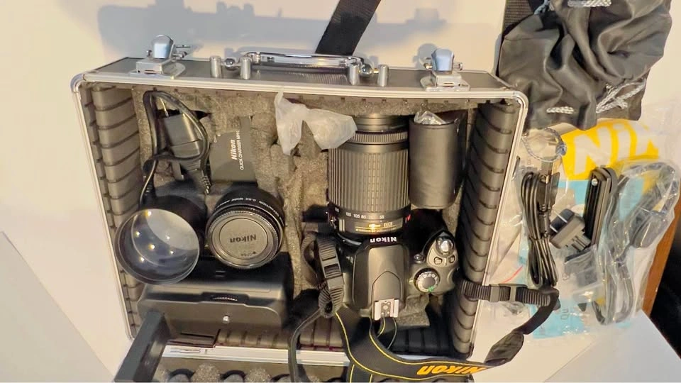 Nikon D40 package