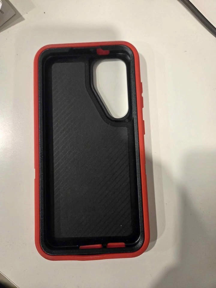 Red Samsung S25 phone case