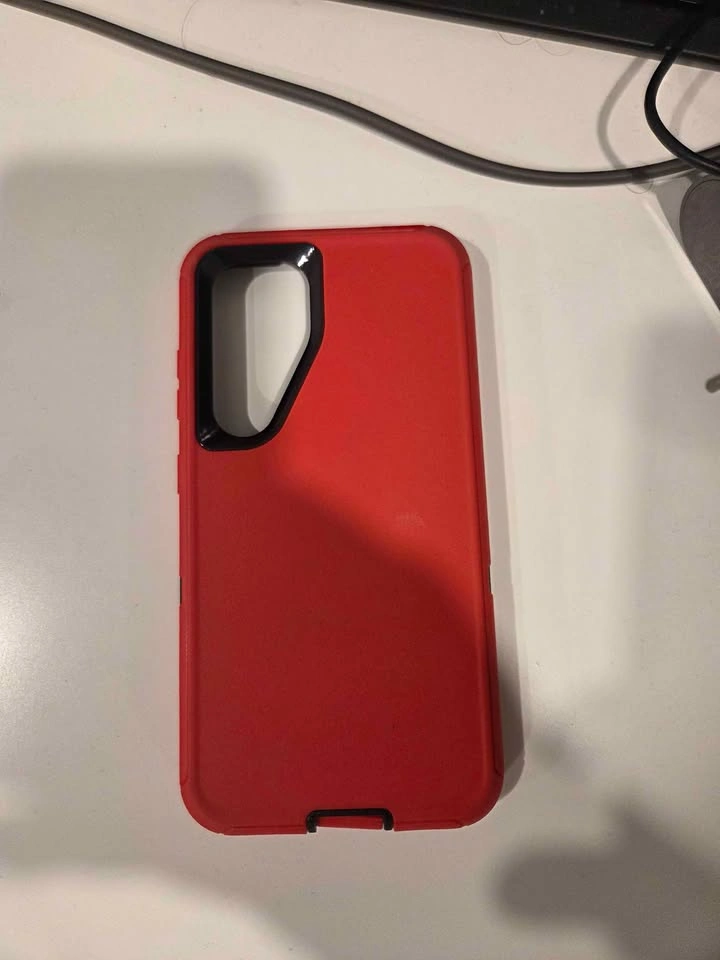Red Samsung S25 phone case - photo 2