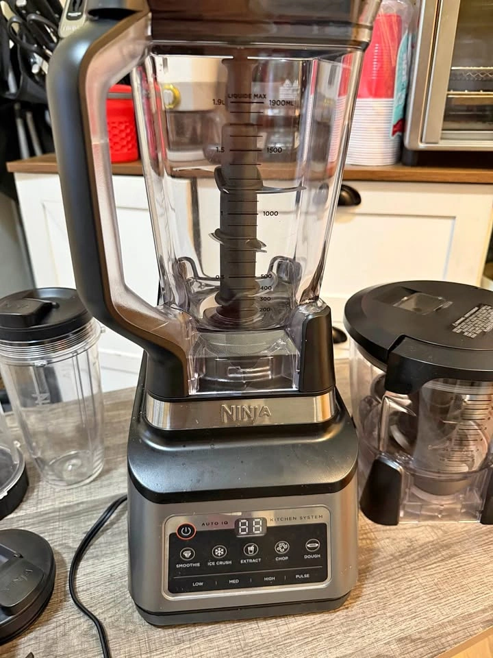 Ninja Professional Plus Kitchen Blender and Food Processor