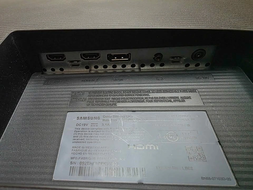Samsung 32" 4K UHD Monitor - photo 4