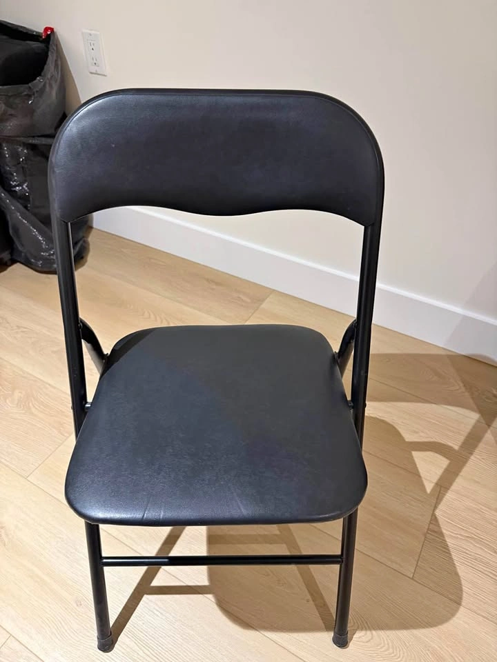 Set of 6 Black Padded Folding Chairs – Excellent Condition