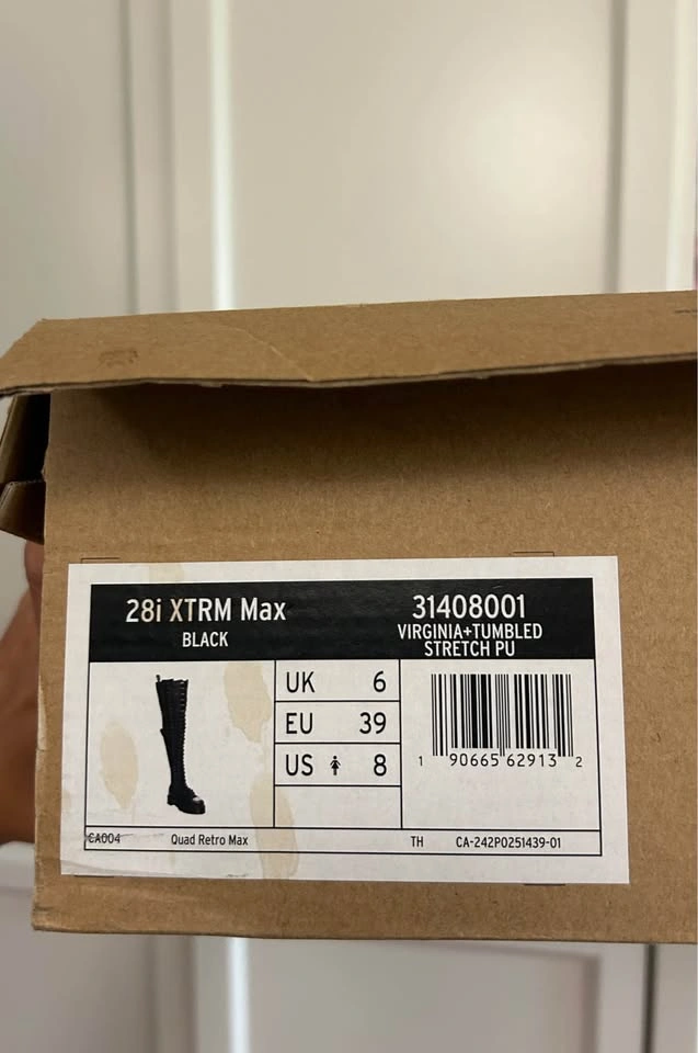 Dr. Martens Size 8 boots 28i XTRM MAX Virginia leather - photo 4