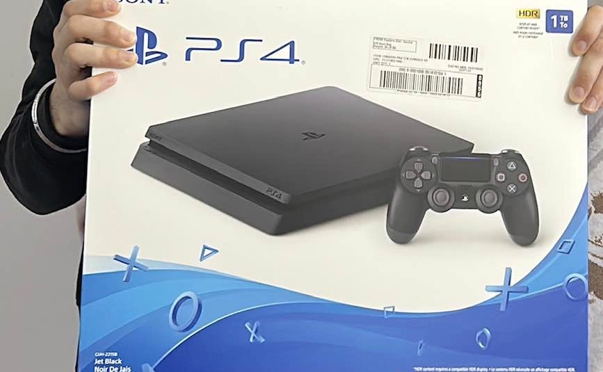 PlayStation 4 1TB for Sale + 1 controller - photo 2