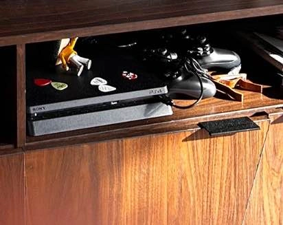 PlayStation 4 1TB for Sale + 1 controller - photo 3