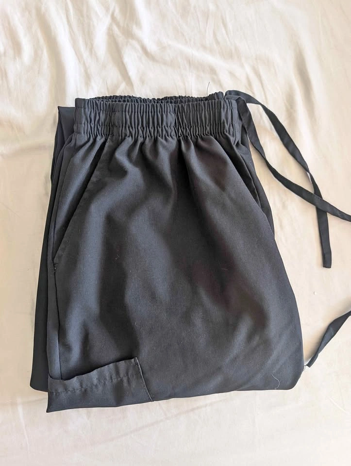 Medium scrub pants