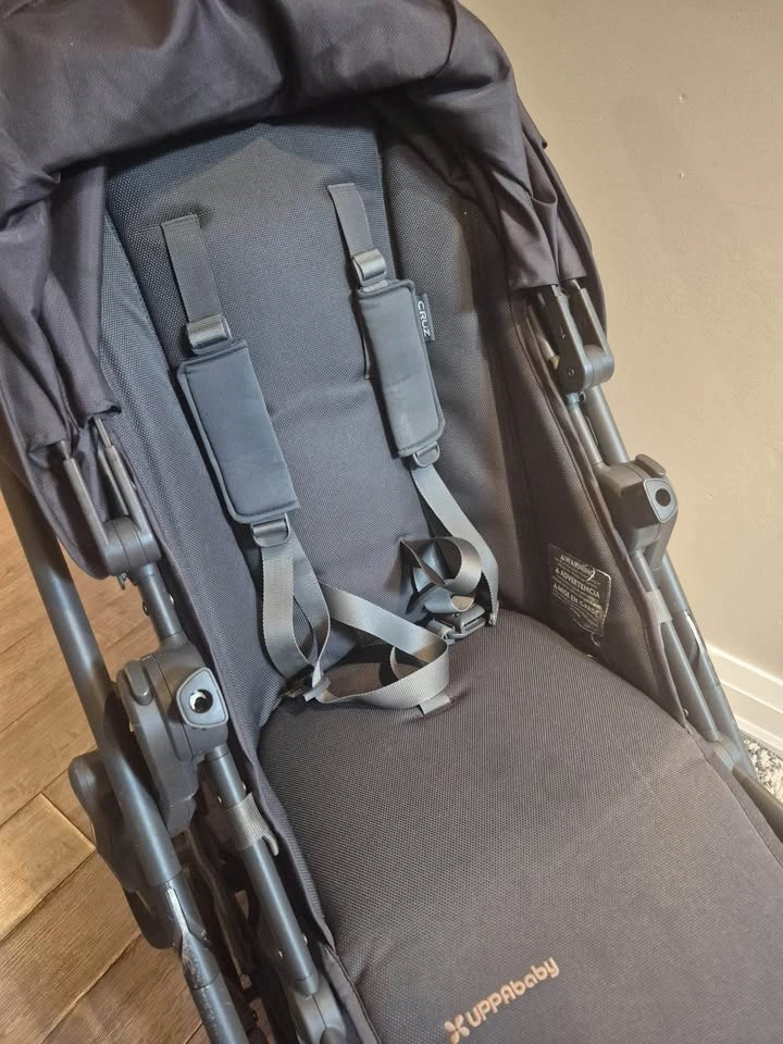 UPPAbaby Cruz V2 Stroller – Excellent Condition - photo 3