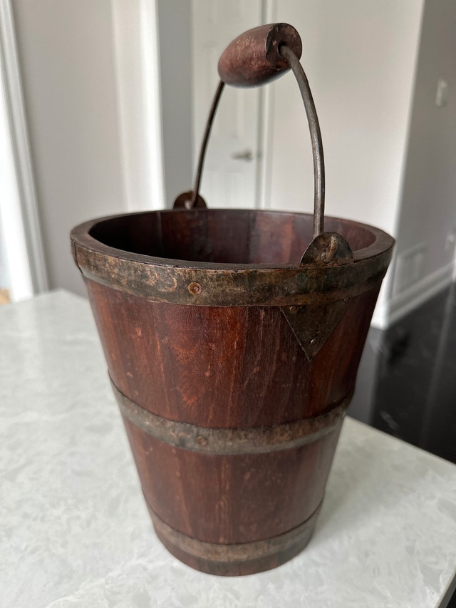 Antique wooden bucket - photo 2