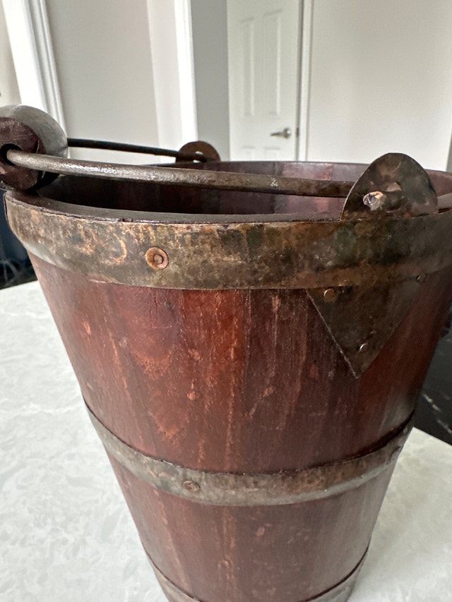 Antique wooden bucket - photo 3