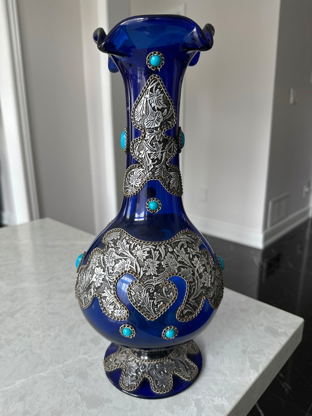Vintage 14.5 inches tall cobalt blue glass vase
