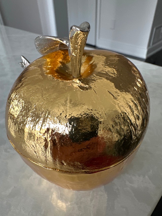 Michael Aram Goldtone Apple Honey Pot with Spoon - photo 4