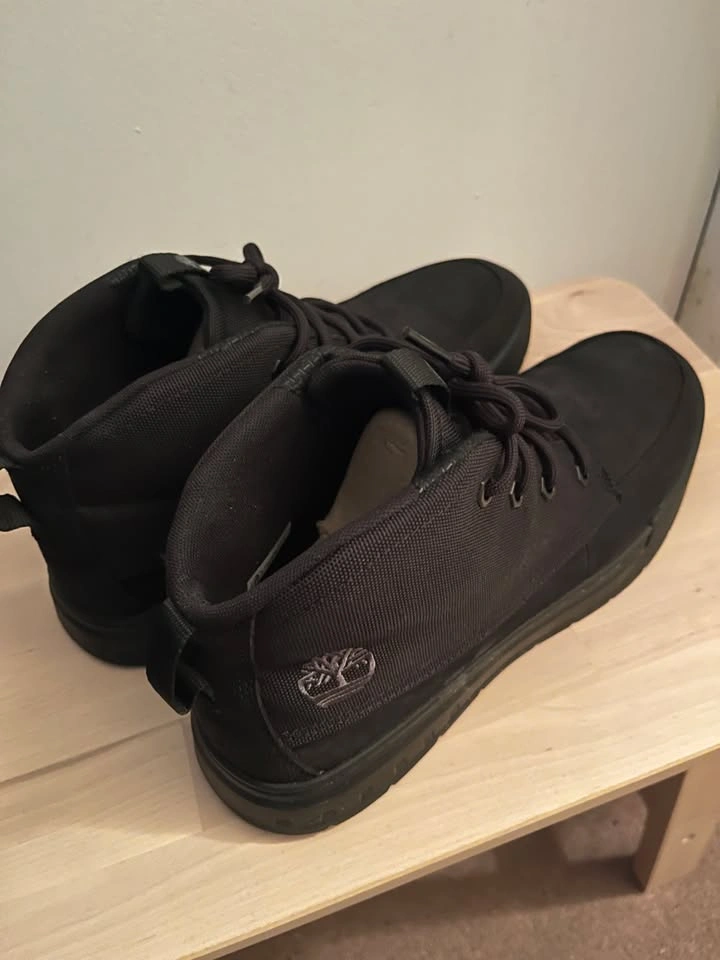 Timberland Shoes for Sale (US 9 & US 8.5) - Excellent Condition - photo 5