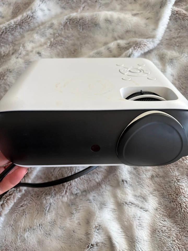 Home theatre projector - photo 3