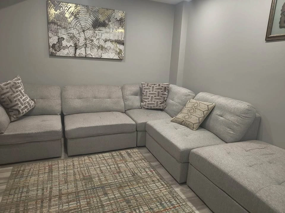 Modern Grey Sectional Sofa Set with Ottoman – Excellent Conditio - photo 2