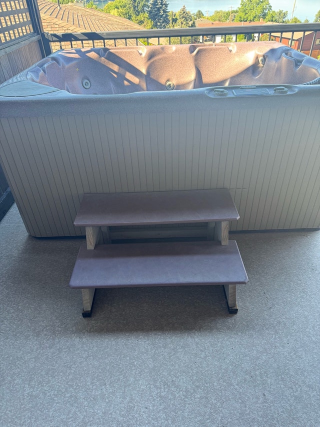Hot tub steps