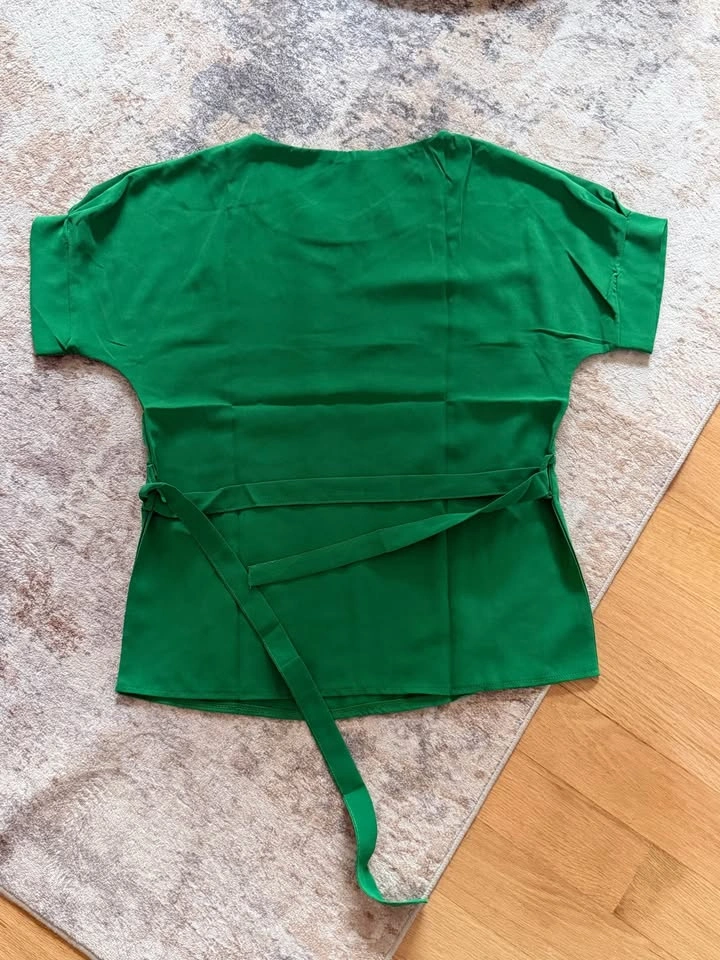 Vibrant Green T-Shirt - BRAND NEW!! - photo 3