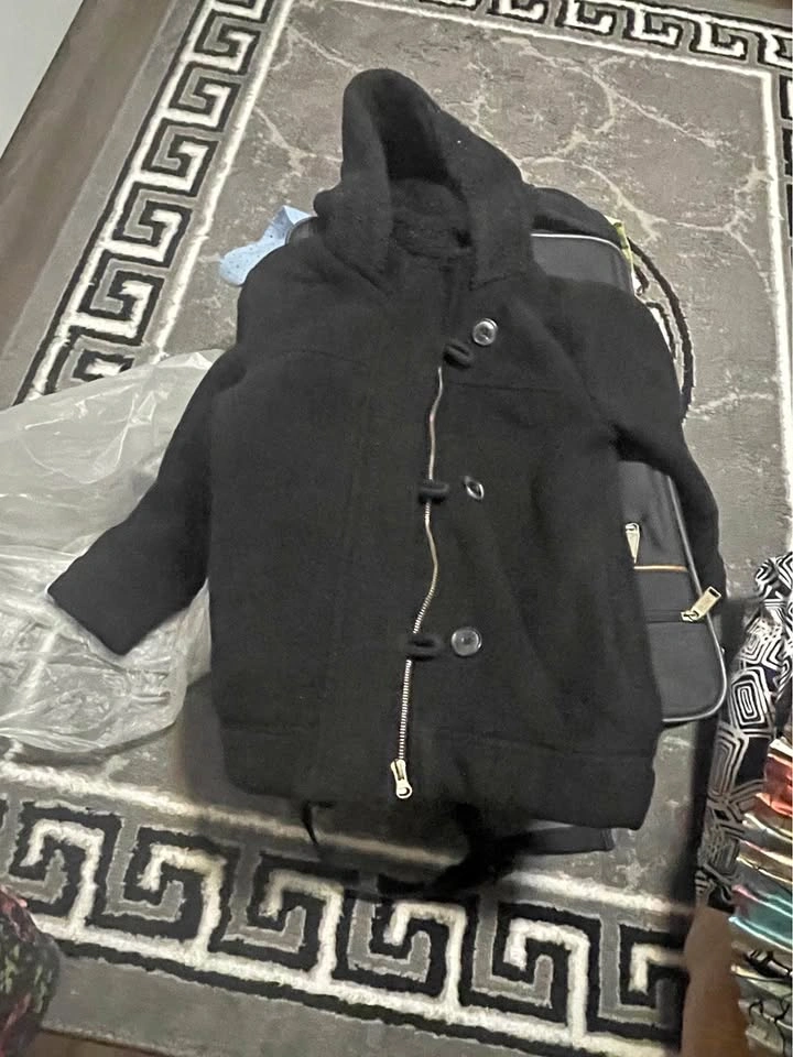 Girls Old Navy Black Duffle Coat S (6-7)