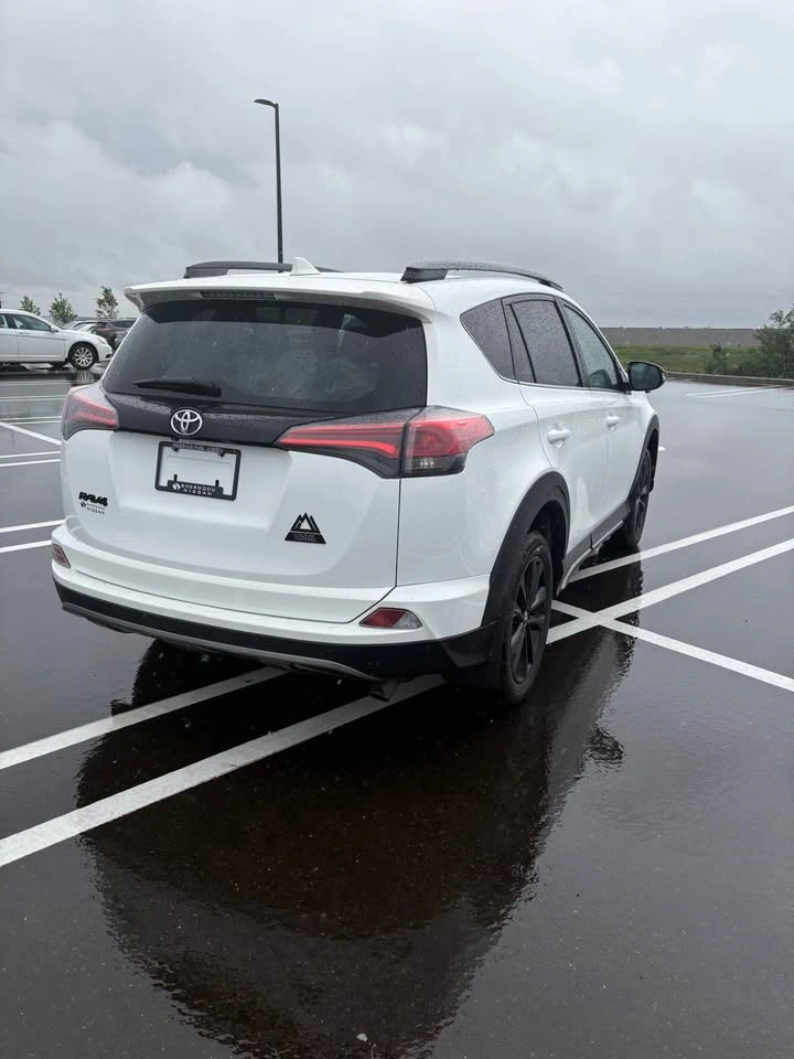 2018 Toyota RAV4 - photo 4
