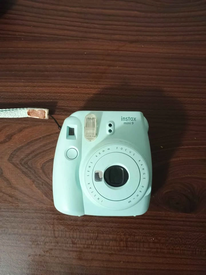 Fujifilm Instax Mini 9 Instant Camera - photo 2