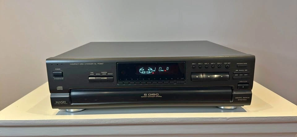 Technics MASH 5 Disc Compact Disc Changer SL-PD687
