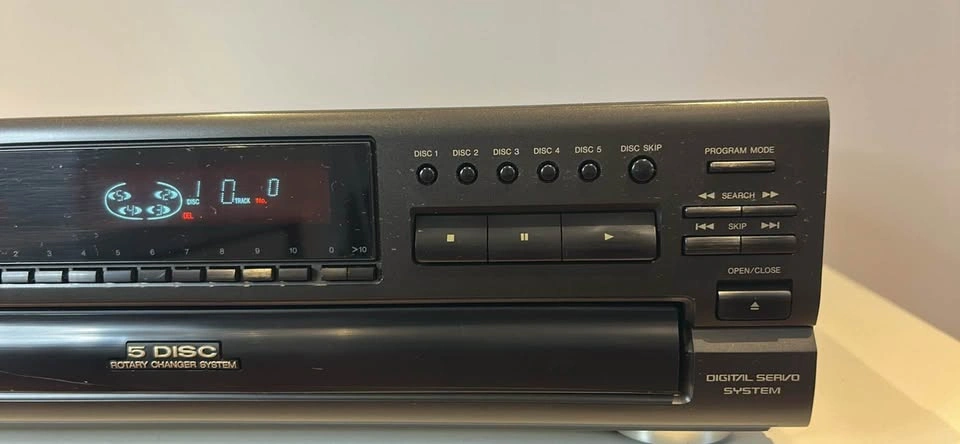 Technics MASH 5 Disc Compact Disc Changer SL-PD687 - photo 4