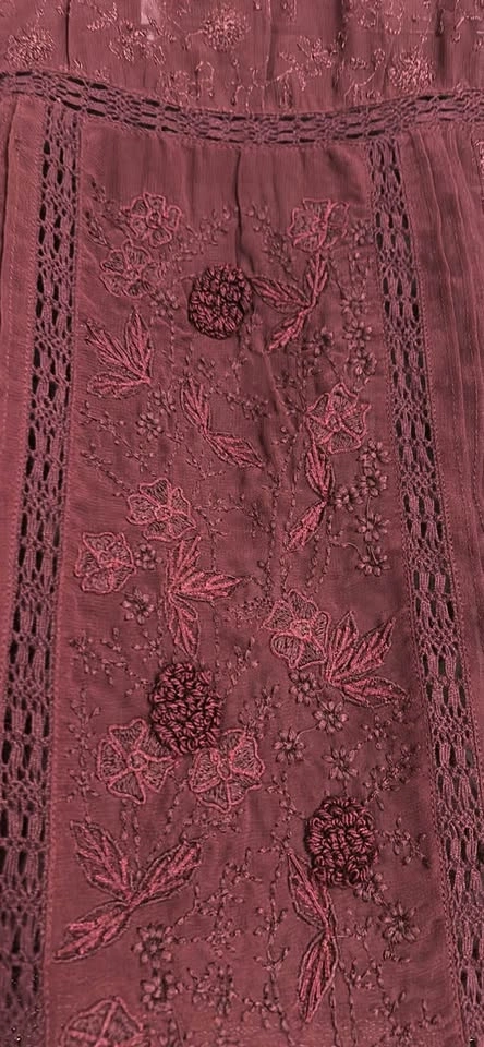 willow & clay Burgundy Embroidered Lace Bell Sleeve Blouse M - photo 2