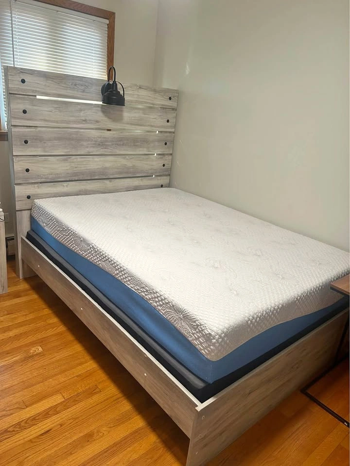 4 piece Ashley Furniture Full size bed