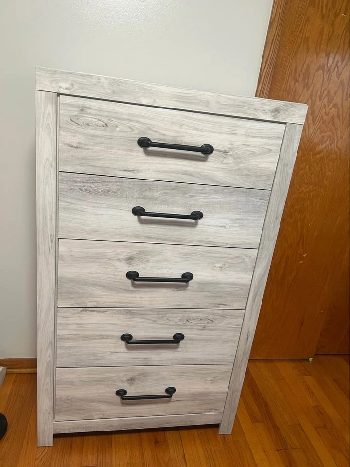4 piece Ashley Furniture Full size bed - photo 2