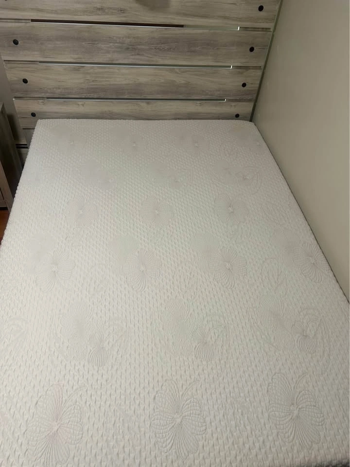 4 piece Ashley Furniture Full size bed - photo 4