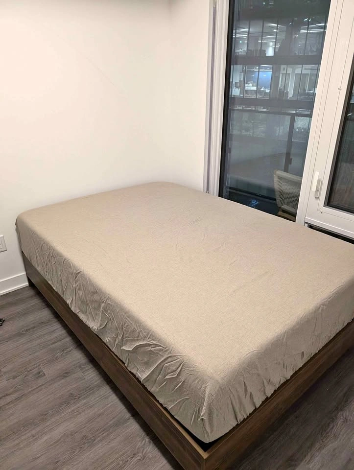 Casper Queen Size Mattress - with mattress cover
