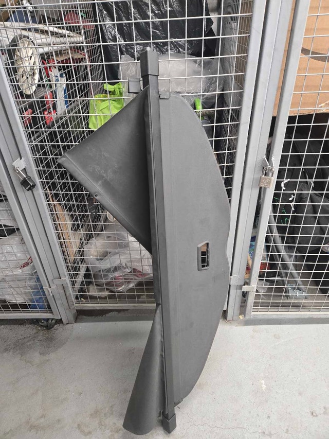2014 Nissan Murano Retractable Cargo Cover