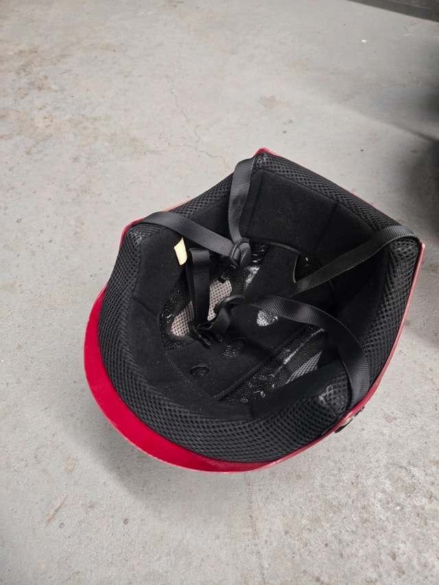 Ebike red helmet , safety first! - photo 2