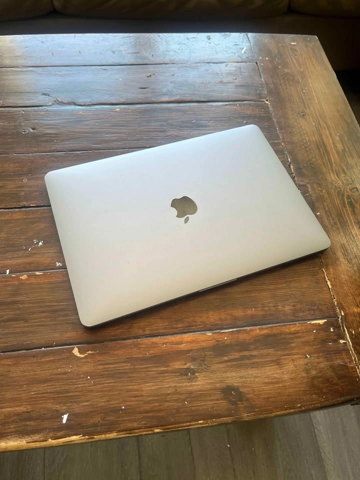 MacBook Pro 13" i7 • 16GB RAM • 1TB SSD • Excellent Battery - photo 2