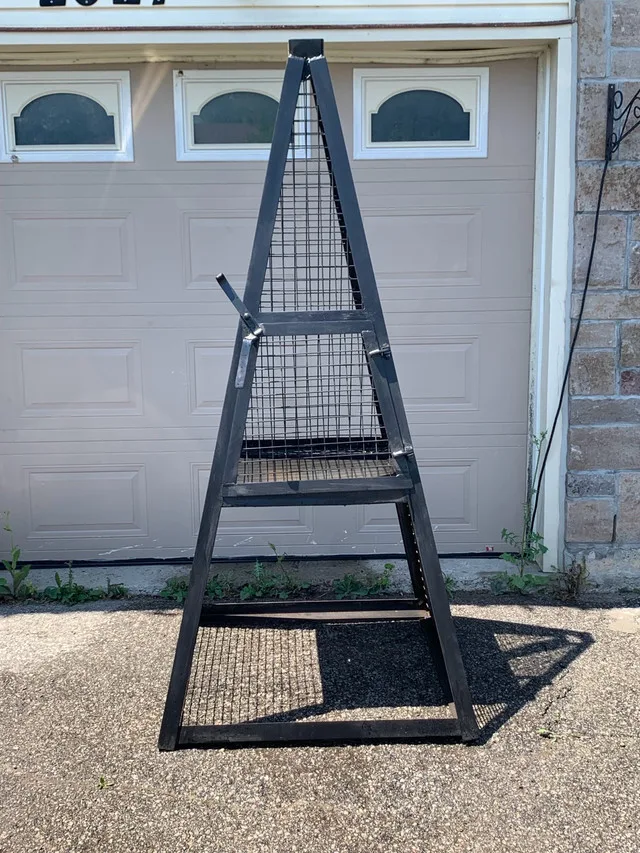 Pyramid Fire Pit image indicator(2)