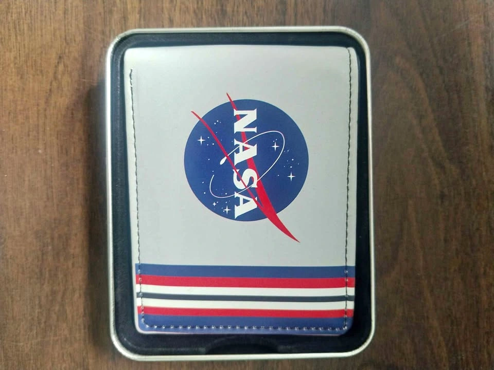 NASA Bifold men's Wallet with Collector's Tin