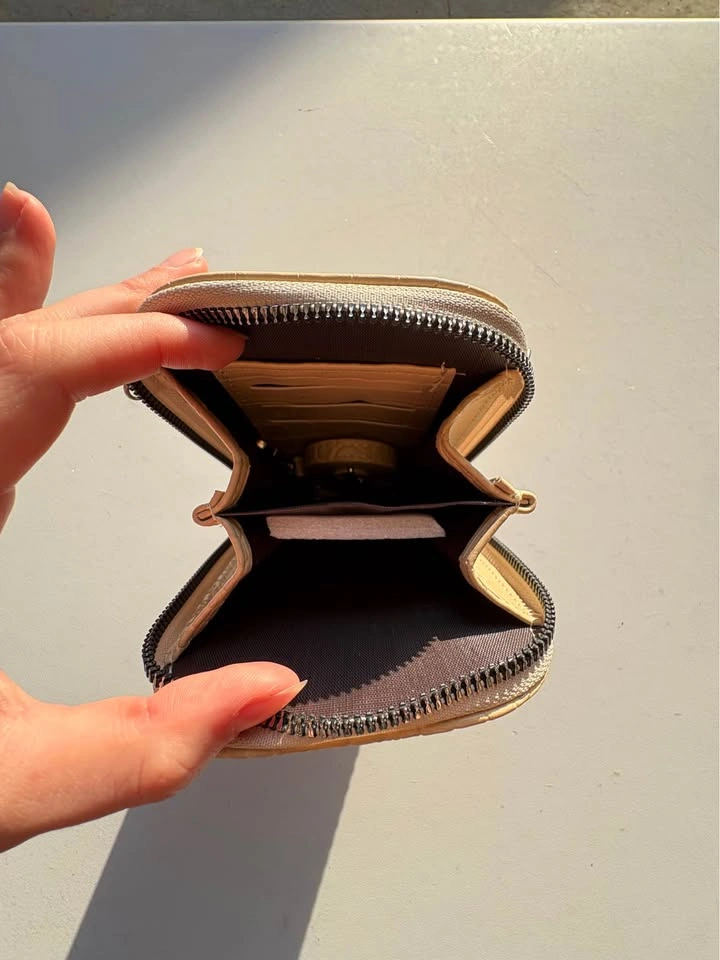 Beige “snake skin” Wallet/Clutch - Brand New - photo 3
