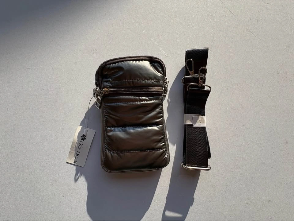Silver Puffer Wallet/Satchel - Brand New - photo 2