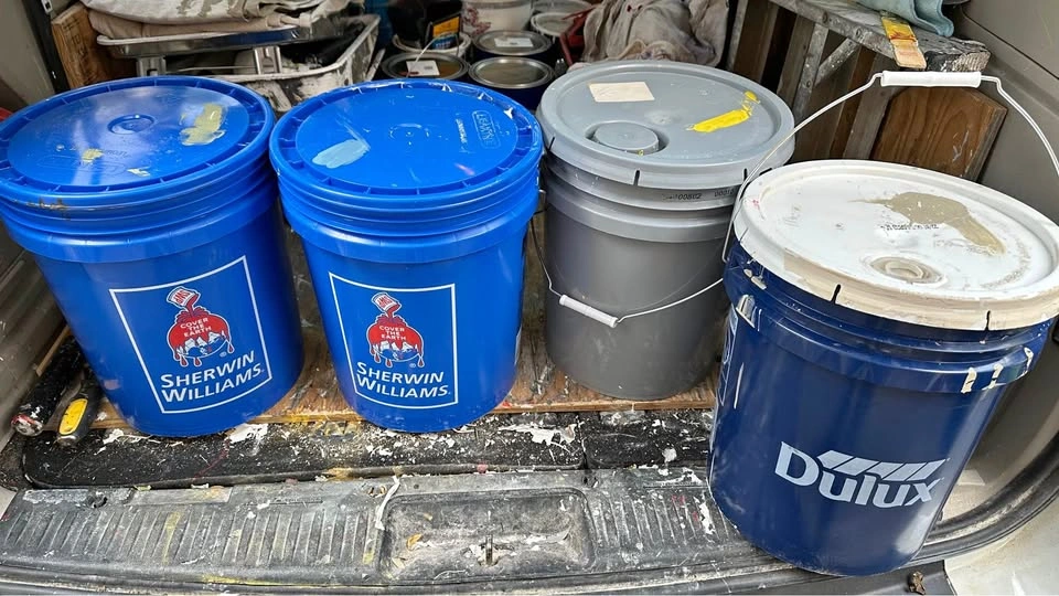 Paint Full Pails Assorted Colors Sherwin Williams and Dulux