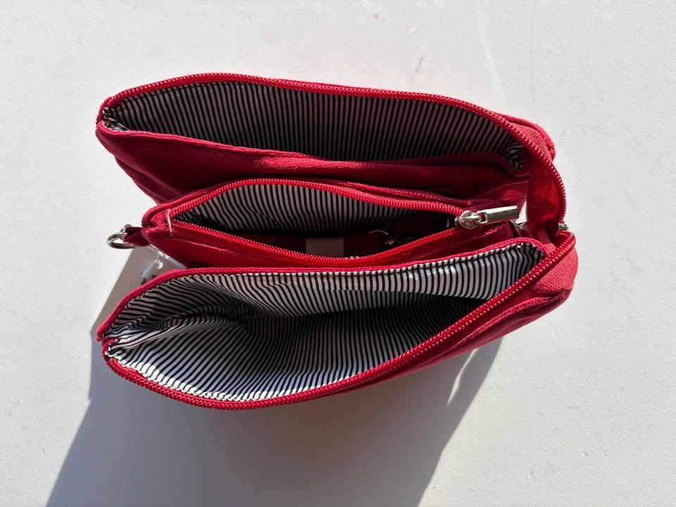 4 Clutch/Purses - Brand New - photo 2
