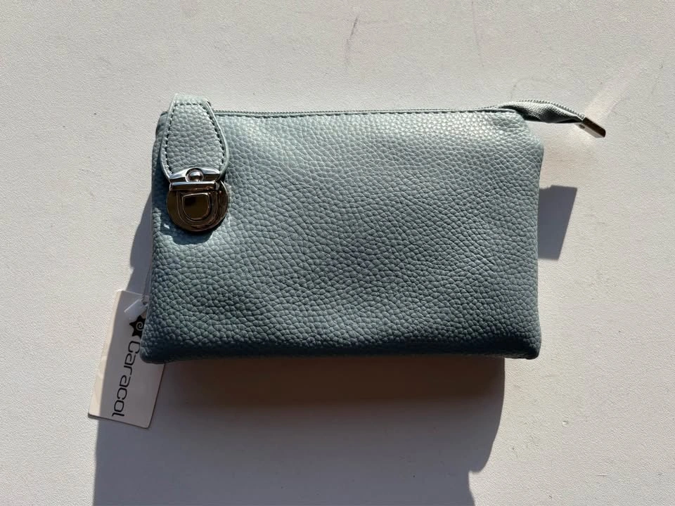 4 Clutch/Purses - Brand New - photo 4