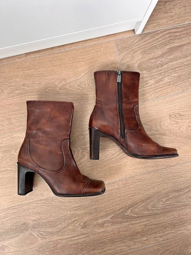 Y2K Women’s Vintage Brown Leather Boots