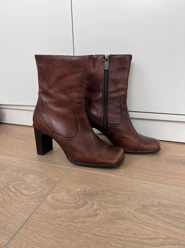 Y2K Women’s Vintage Brown Leather Boots - photo 2