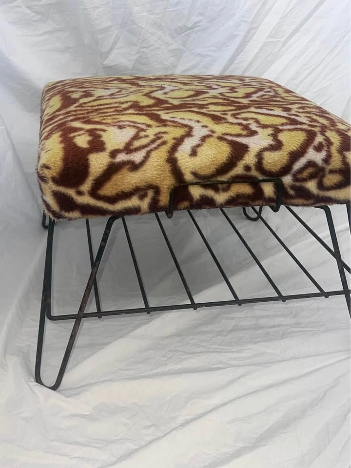Vintage 1950s Style Hairpin Leg Stool / Atomic Faux Fur Footstoo - photo 4
