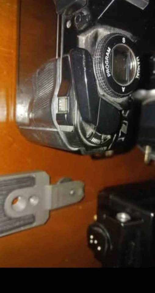 Minolta Maxxum 9000 AF + 2 lenses - photo 3