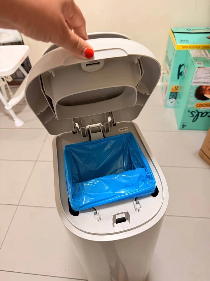 Diaper Genie bin - photo 4
