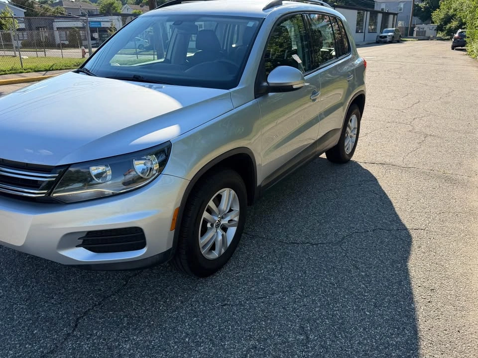 2017 Volkswagen Tiguan S 4MOTION Sport Utility 4D - photo 2